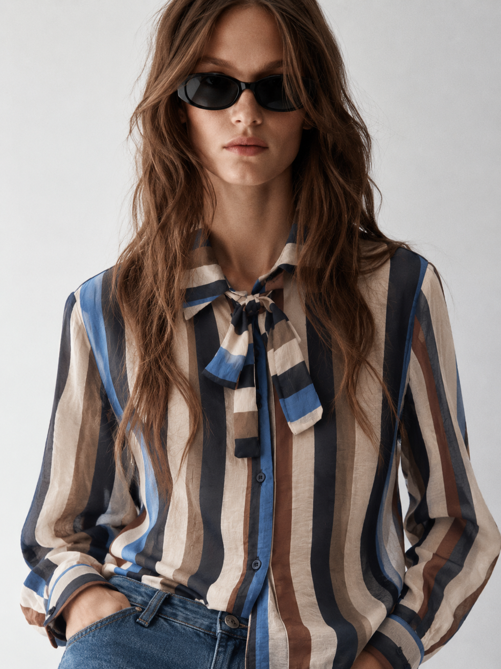 Camicia a Righe con Collo a Fiocco