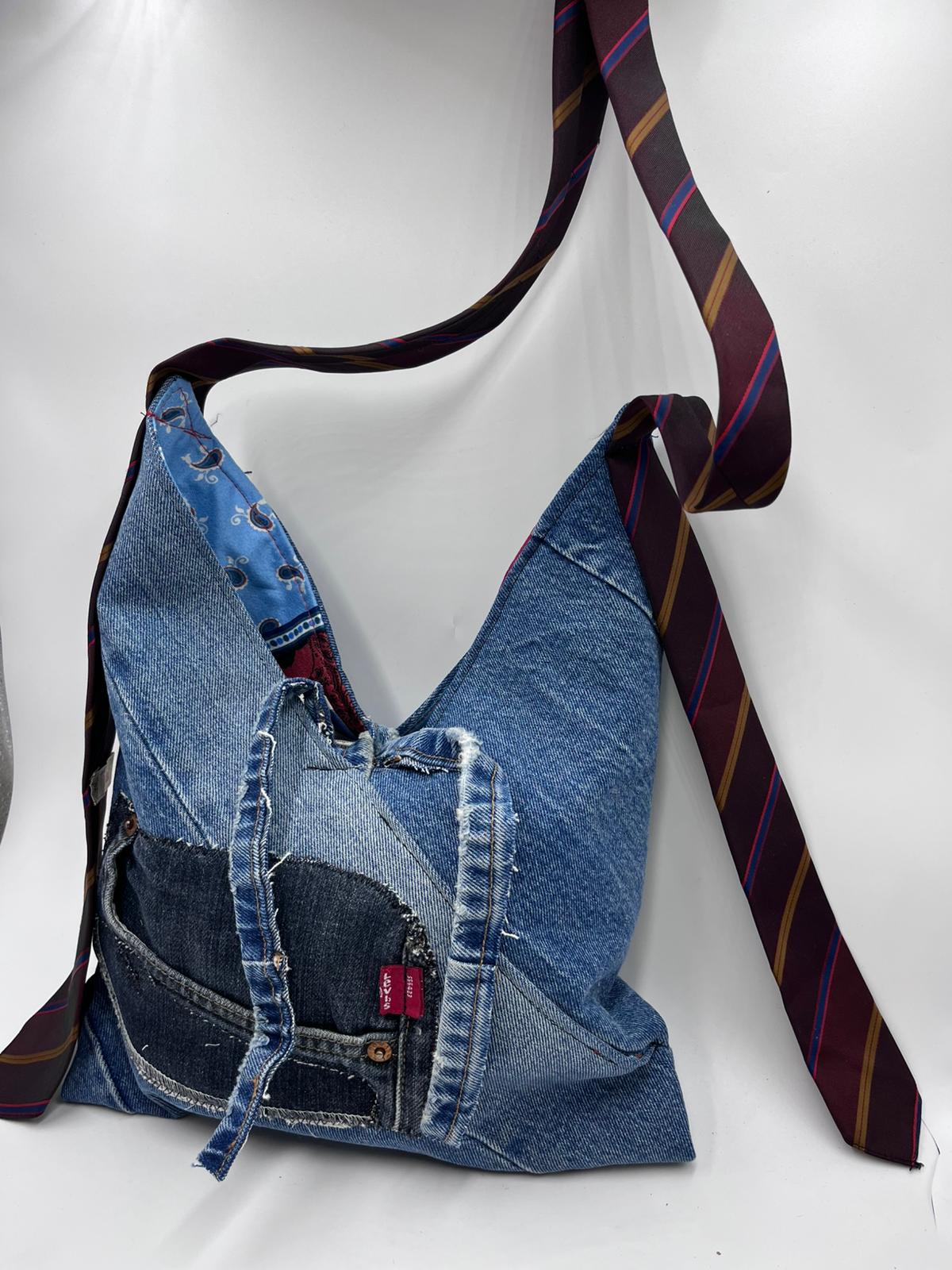 Patckwork Jeans & Cravatta