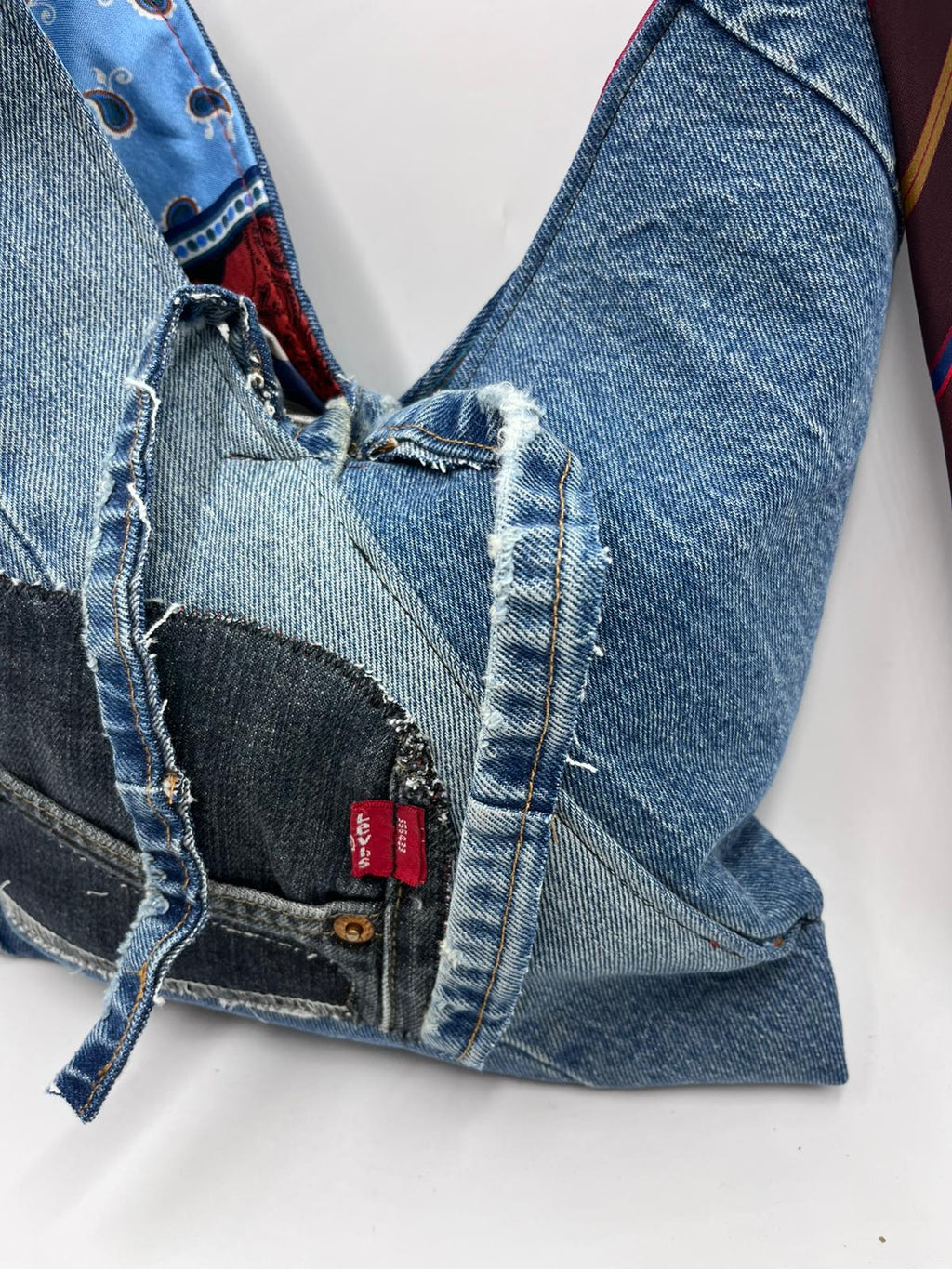 Patckwork Jeans & Cravatta