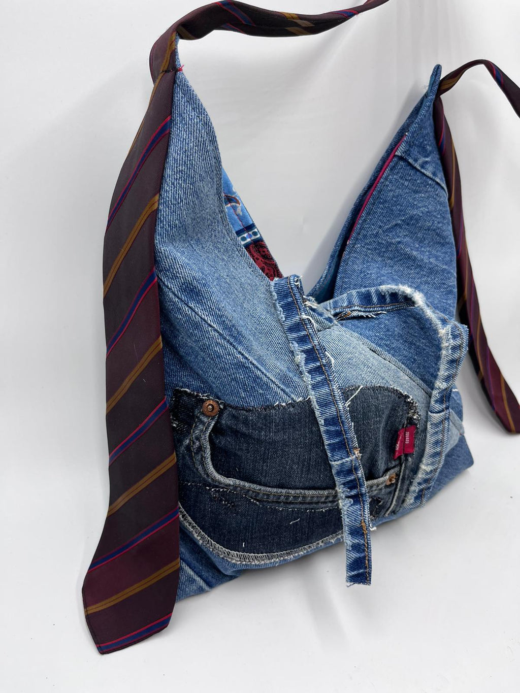 Patckwork Jeans & Cravatta